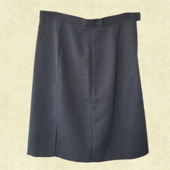 Alyn Paige Two-Piece Subdued Navy Blue Suit - 9/10 - Picture 5 of 10